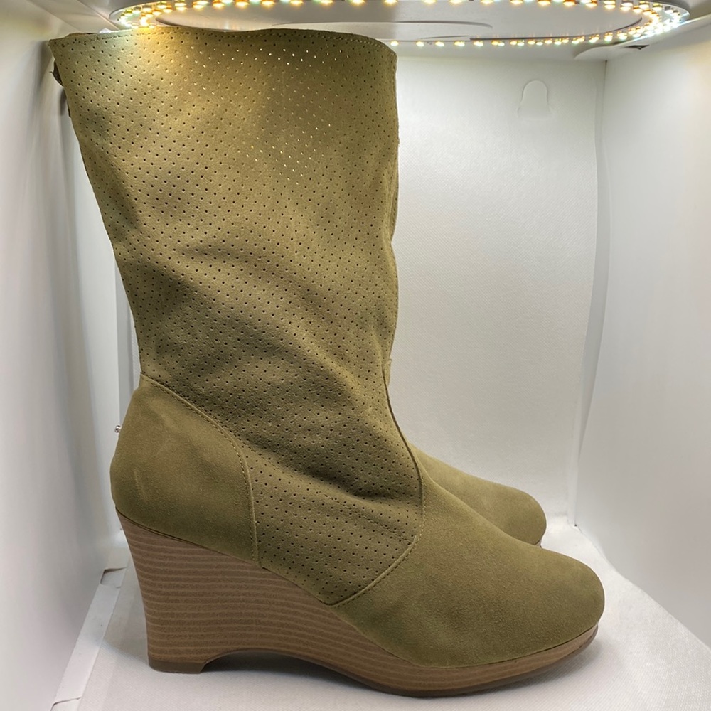 Cushion Walk Woman's Genuine Suede Perforated Heeled Boots Olive Green Size 9